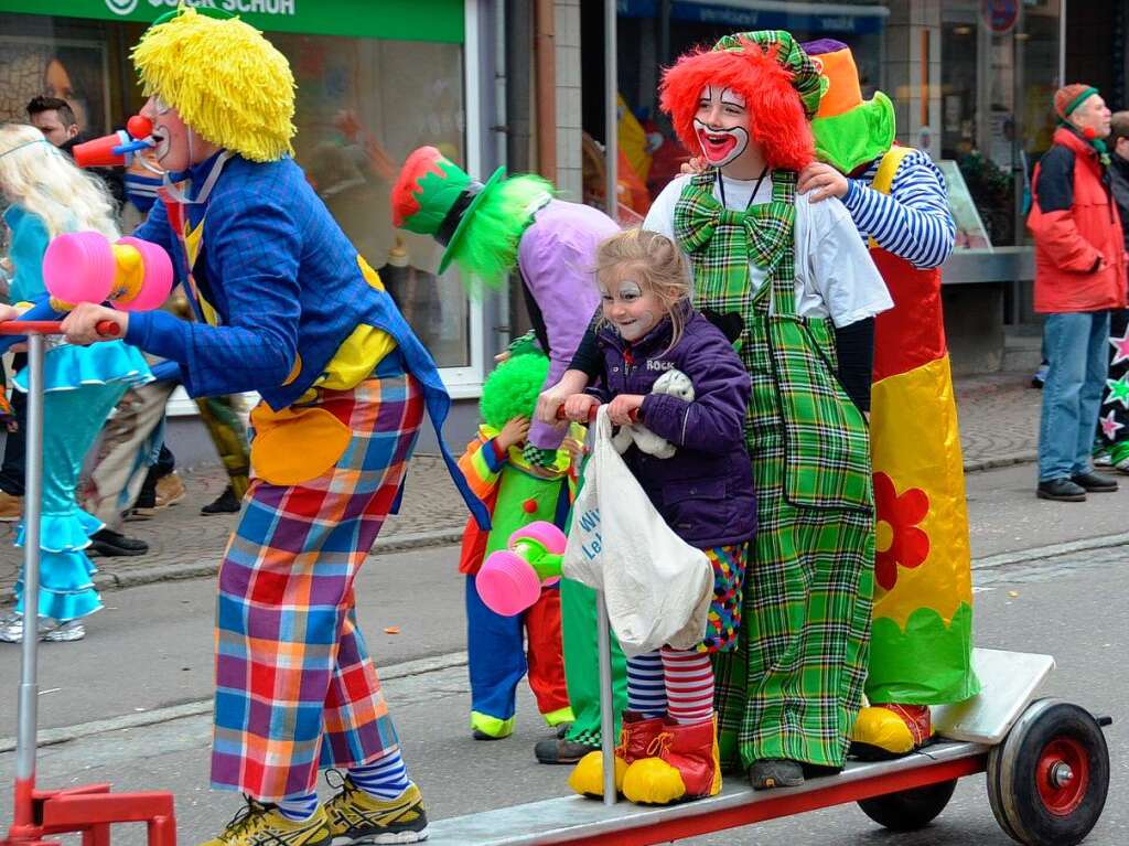 Viel Fantasie und Kreativitt bewiesen die nrrischen Gruppen beim Kinderumzug. Auch die Zuschauer hatten ihren Spa.