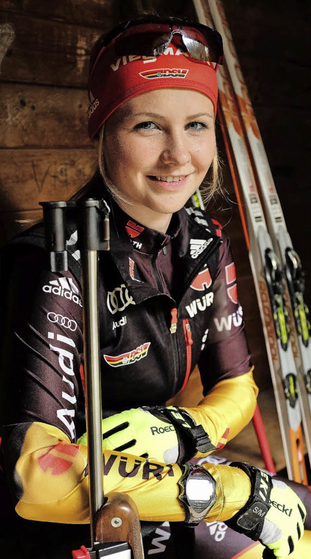 Geniet den Erfolg: Annika Knoll siche...ang drei die ersehnte Einzelmedaille.   | Foto: UMs