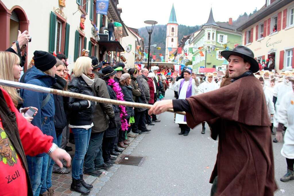 Beim Fasnachtsumzug in Zell kamen die Zuschauer aus dem Staunen nicht heraus