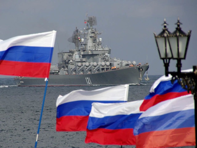 Das Bild stammt aus dem Jahr 2008, ist...chiff der Schwarzmeerflotte Russlands.  | Foto: AFP