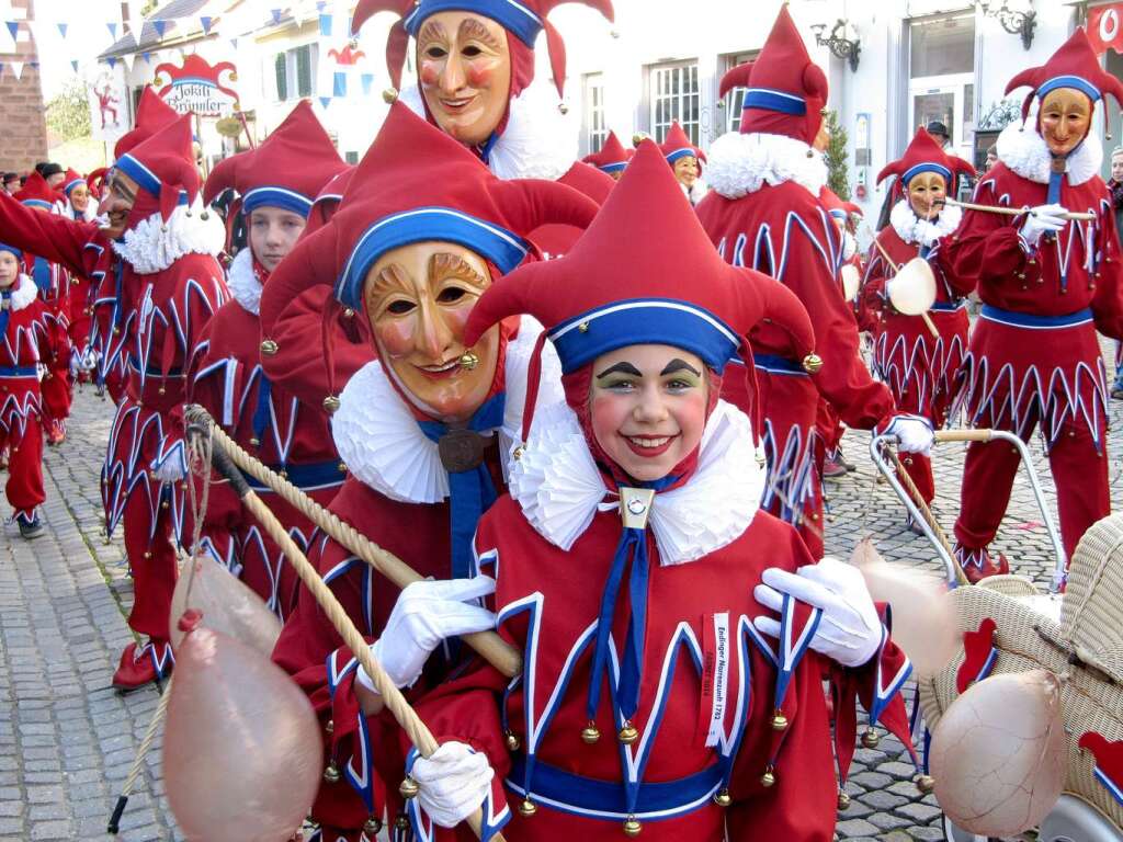 Fasnetsunndig in Endingen: Buntes Treiben beim großen Jokiliumzug am Nachmittag. Fasnetsunndig in Endingen: Buntes Treiben beim großen Jokiliumzug am Nachmittag.