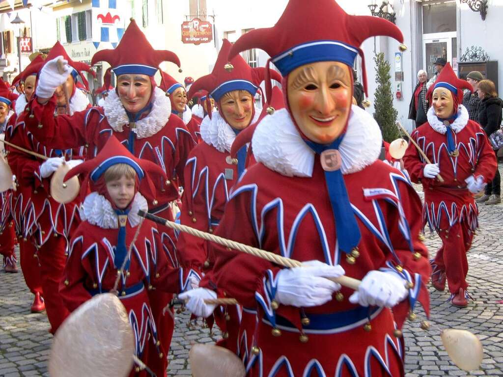 Fasnetsunndig in Endingen: Buntes Treiben beim großen Jokiliumzug am Nachmittag. Fasnetsunndig in Endingen: Buntes Treiben beim großen Jokiliumzug am Nachmittag.
