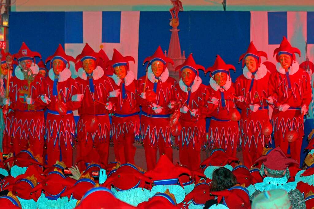 Fasnet-Proklamation durch den Oberjokili auf dem Endinger Marktplatz Fasnet-Proklamation durch den Oberjokili auf dem Endinger Marktplatz