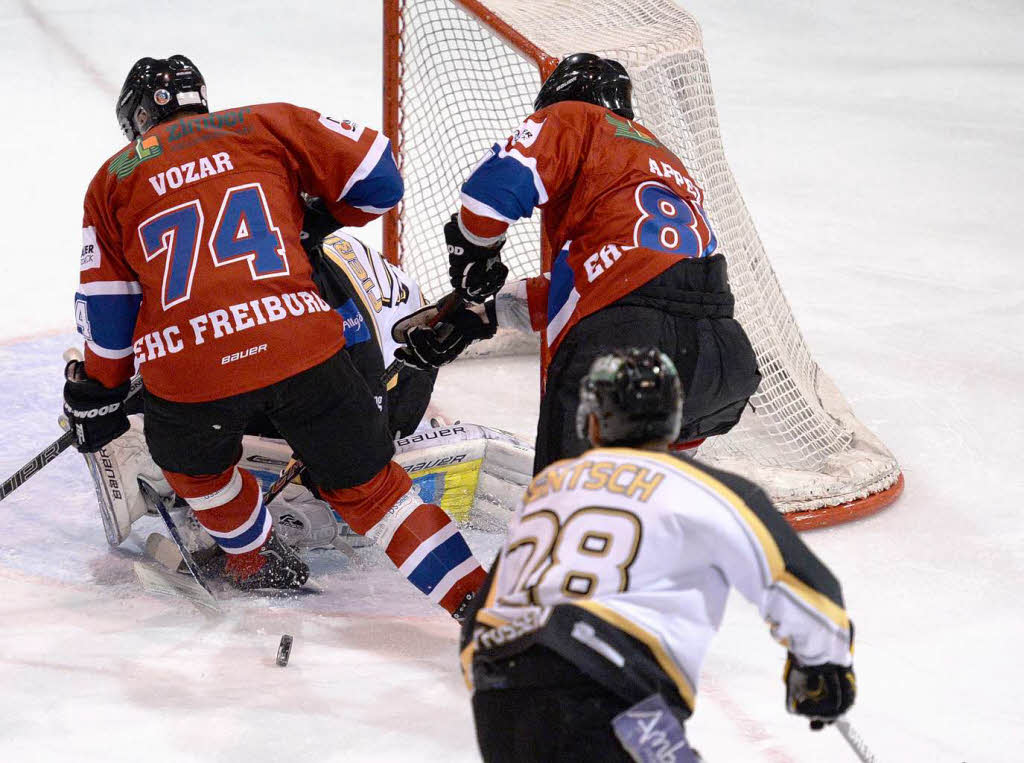 Bilder vom Playoffspiel EHC Freiburg - EV Fssen.