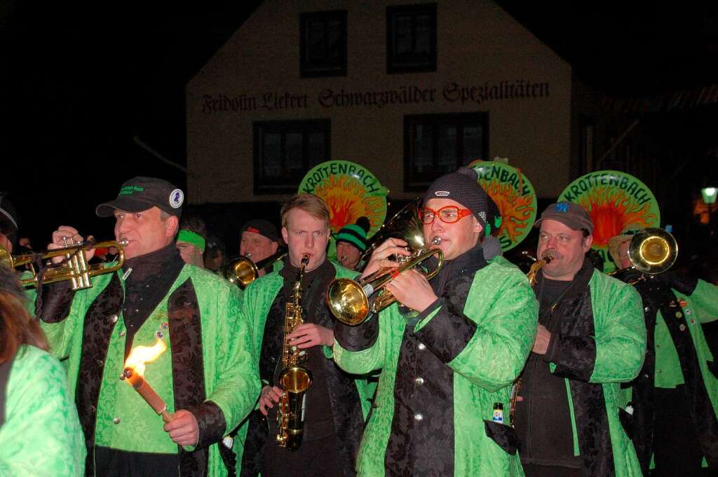 Krottenbach-Chaos aus Vogtsburg beim Nachtumzug in Glottertal