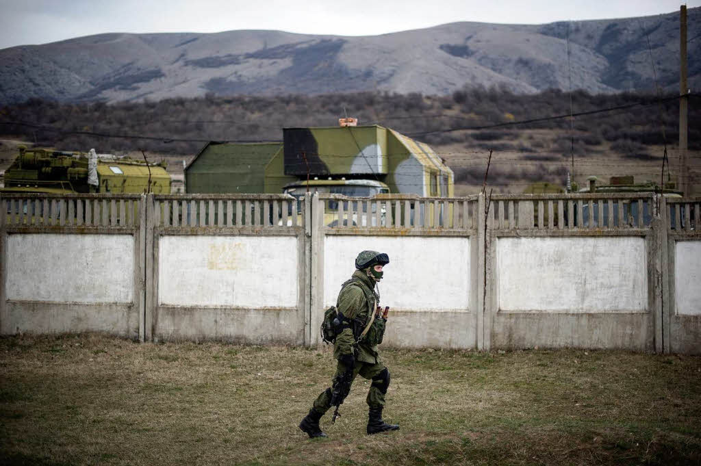 Am Wochenende haben rund 1000 Soldaten in Kampfanzgen ohne Abzeichen die Kontrolle ber  das Zentrum  von Simferopol bernommen.