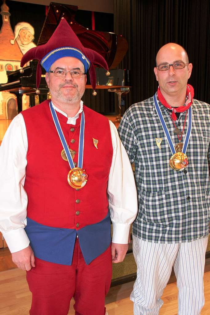 Ihre Zunftmeisterorden erhielten Daniel Burger (l.) und Dominik Disch. Ihre Zunftmeisterorden erhielten Daniel Burger (l.) und Dominik Disch.