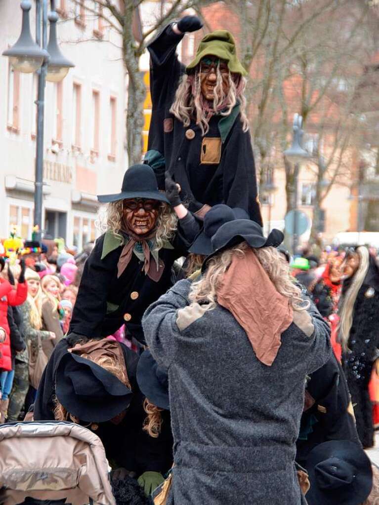 Umzug am Fasnetmendig in Neustadt