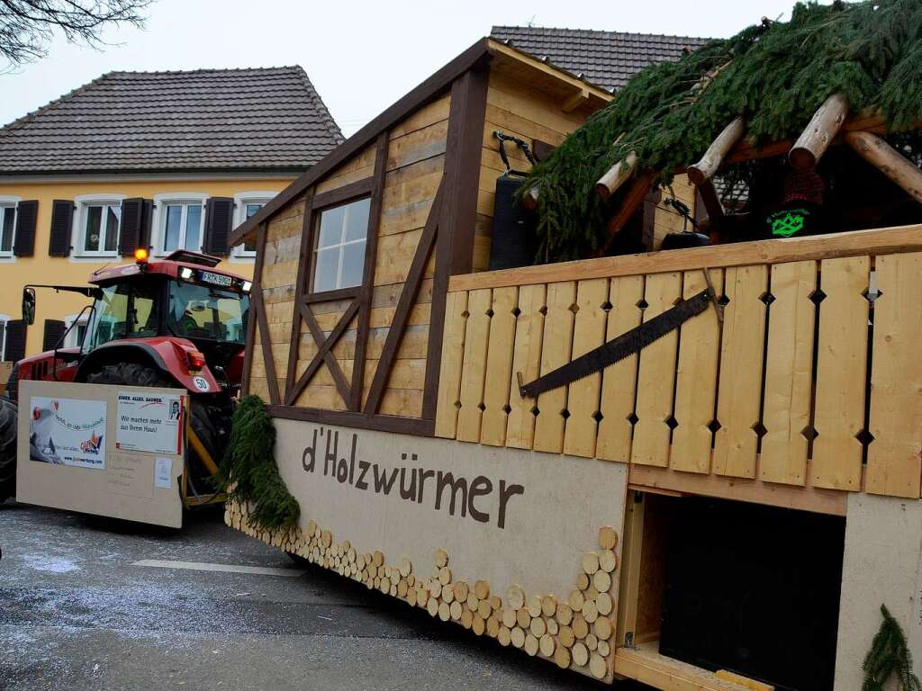 Zimmermnner haben den Wagen d’Holzwrmer gebaut.