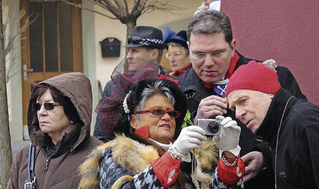 Stiller Beobachter: Brgermeister Tobi...uche der Lffinger Fasnet eingeweiht.  | Foto: Christa Maier