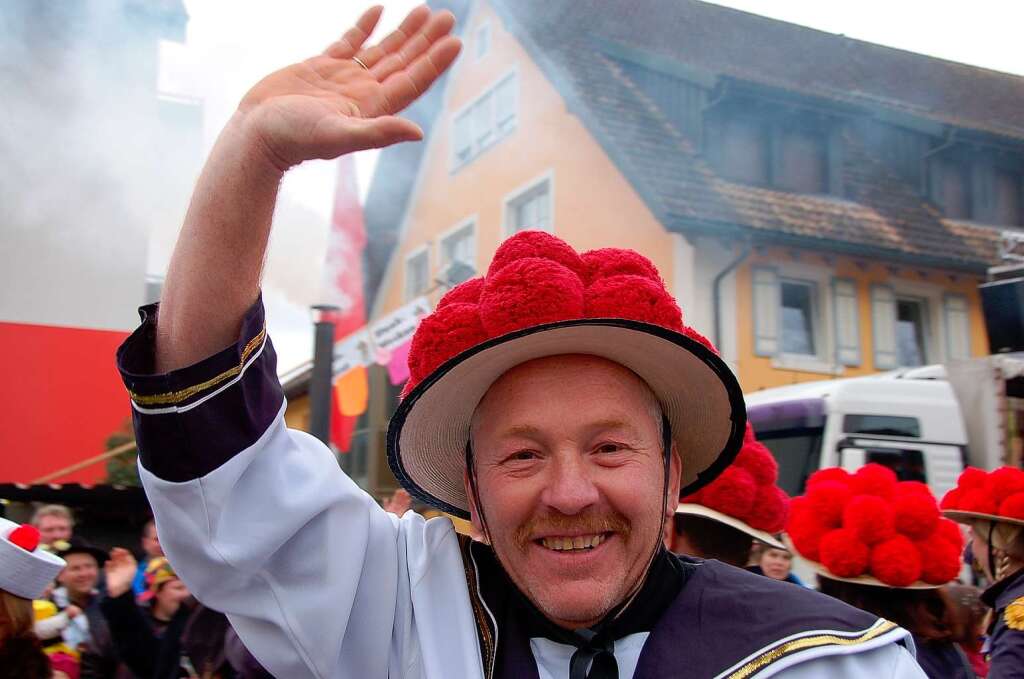 Umzugsgruppe 29b: Zum Glck gibt es sie noch, die freien Radikalen, die einfach Fasnacht machen, weil sie Narrenblut haben.