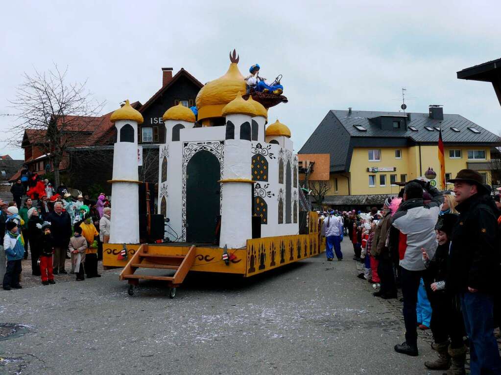 <Text>Ein abwechslungsreicher Umzug eure die Besucher in Schluchsee.</Text>