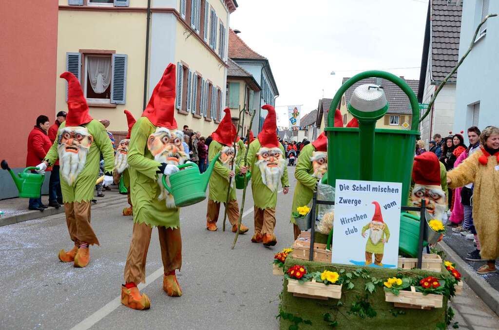 Forchheim. Die schellmischen  Zwerge vom Hirschen-Club triebens uerst bunt.