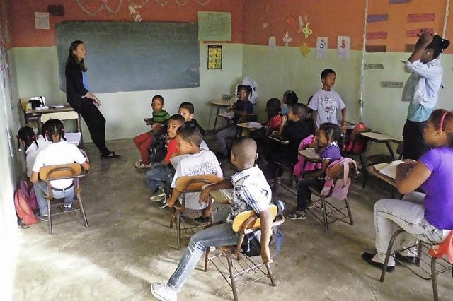 Belegschaft hilft Schule in der Karibik