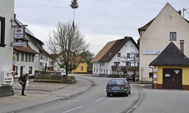 Die Ortsdurchfahrt Bachheim soll grundlegend saniert werden.  | Foto: Martin Wunderle