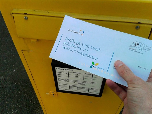 Bis 17. Mrz mssen die Umfragekarten ...estempelt sein, damit sie noch zhlen.  | Foto: Bastian Henning