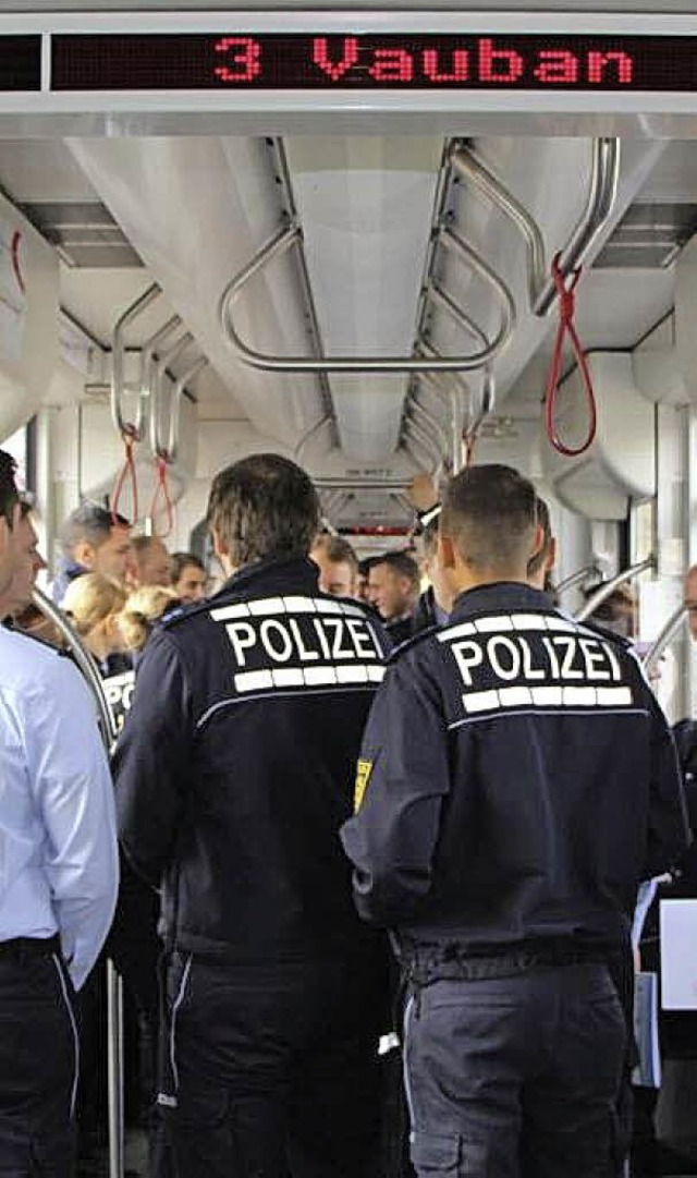 Polizei fhrt Linie 3  | Foto: Polizei Freiburg