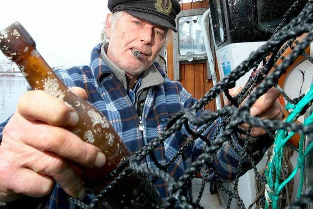 Fischer findet vor Kiel 101 Jahre alte Flaschenpost