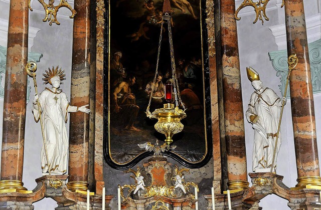 Hochaltar mit den Figuren der Heiligen... und Hilarius in der Kirche von Nfels  | Foto: Karl Braun