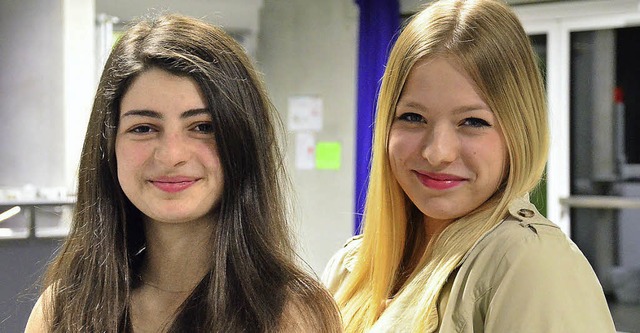 Neu in den  Vorstand des Jugendparlame...  Gamze Bayram (links) und Lea Fuchs.   | Foto: Martina Proprenter