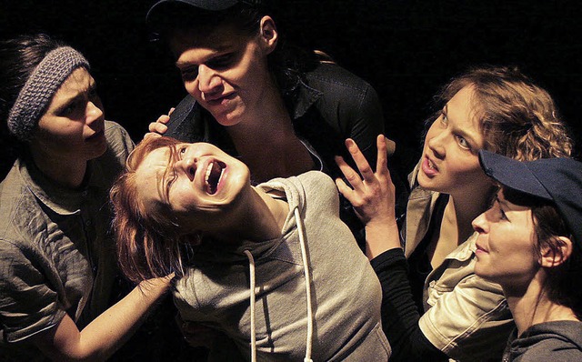 Die Charaktere  prallen aufeinander.  | Foto: Theater