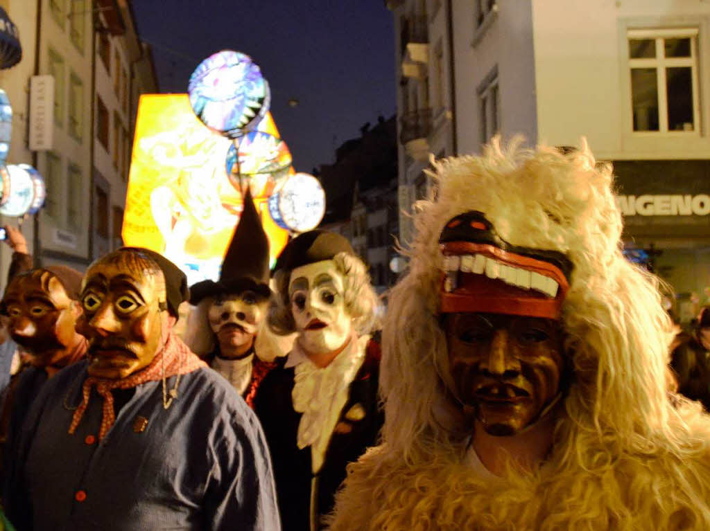 Pnktlich um 4:00 Uhr begann die diesjhrige Basler Fasnacht mit dem Morgestraich.