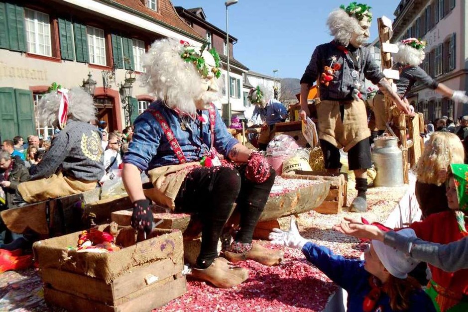 Impressionen von der Liestaler Fasnecht und dem Chienbäseumzug. (Foto: Christian Ringwald) Impressionen von der Liestaler Fasnecht und dem Chienbäseumzug. (Foto: Christian Ringwald)