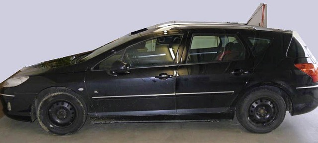 Die Polizei sucht nach einem Peugeot 407.   | Foto: Polizei