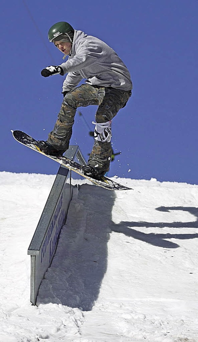 Um mit dem Snowboard khne Sprnge zu ...ren, braucht es schon einiges Knnen.   | Foto: Fotos: Fleig