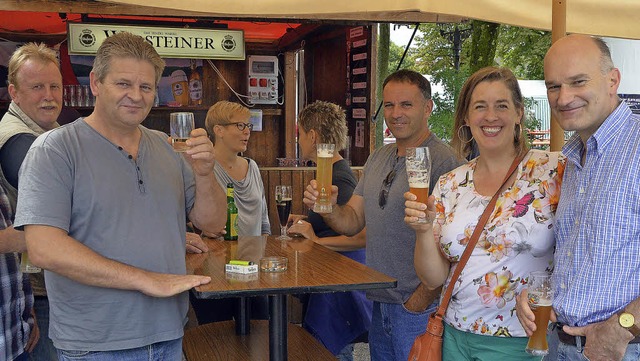 Ein Prosit auf Altweil: Wenn es nach S...dow geht, hat es damit bald ein Ende.   | Foto: Senf