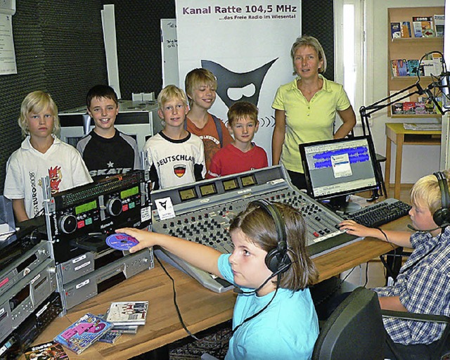 Auch Kinder knnen Rundfunk. Beim Frei...ental gehen viele Brger auf Sendung.   | Foto: Diehl