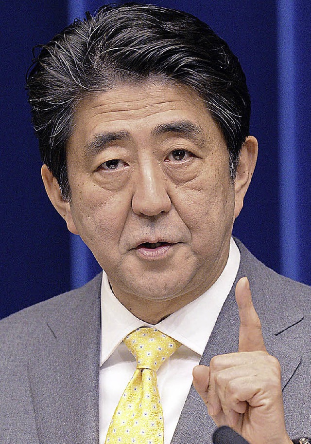 Fukushima wrde er gerne totschweigen: Japans Premierminister Shinzo Abe   | Foto: AFP