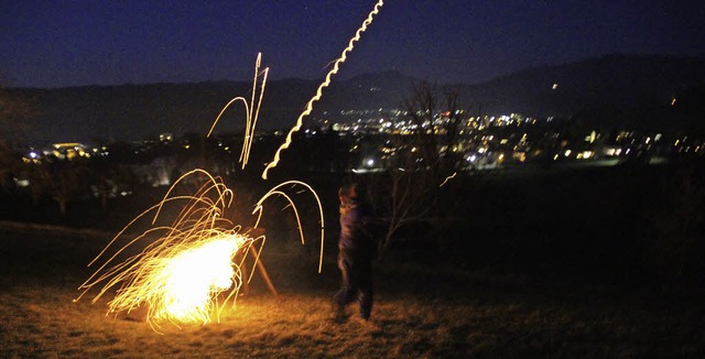 Spektakulre Lichteffekte gab es beim ...benfeuer des Sternenzinkens zu sehen.   | Foto: Monika Weber