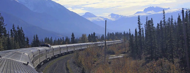 Aufstieg in die Rocky Mountains: Der Zug fhrt in den Jasper Nationalpark ein.  | Foto: Armin E. Mller