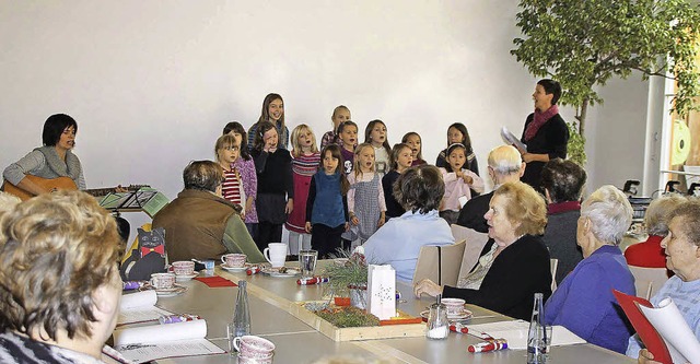 Der kumenische Kinderchor im Stdtle-Treff   | Foto: herbert birkle