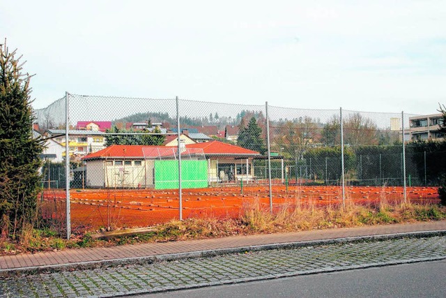 Das Tennisareal, das einst der Papierf...soll als Wohnbaugebiet genutzt werden.  | Foto: Dinort