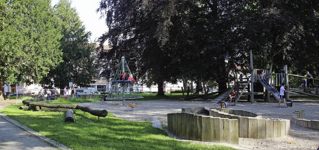 Der Spielplatz soll vom Aufenthaltsber... Obdachlose besser abgegrenzt werden.   | Foto: Archivfoto: Michael Saurer