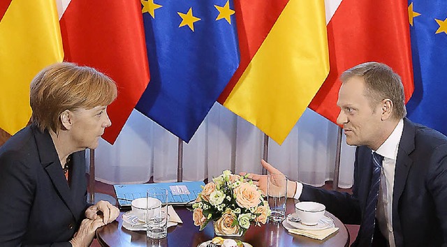 Einig in der Ukraine-Krise: Merkel und Polens Premier Tusk   | Foto: dpa