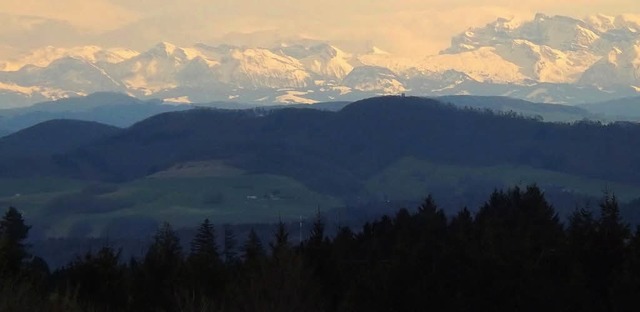 Beeindruckende Alpensicht ist eines de...mit denen der Hotzenwald punkten kann.  | Foto: Wolfgang Adam