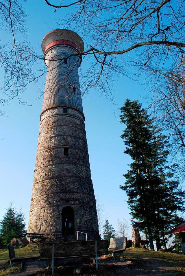 Der Schwarzwaldverein ist enttuscht ber die Zerstrungen am Hohe-Mhr-Turm.   | Foto: Steinfelder