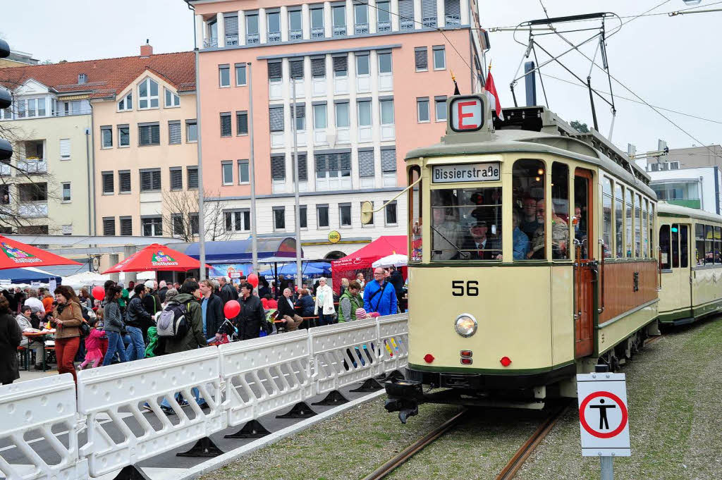 Groes Volksfest: Viel los war am Samstag bei der Erffnung der neuen Strecke der Linie 2 in Freiburgs Norden.