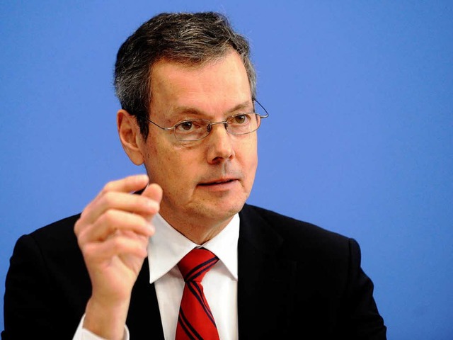 Der Wrzburger konom Peter Bofinger h...tsschulden als viele seiner Kollegen.   | Foto: dapd