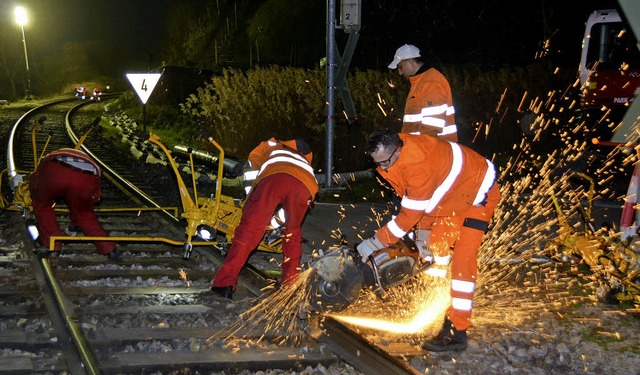 Jechtingen. Lichtgiraffen und sprhend...lexen entstanden, erhellten die Nacht.  | Foto: Roland Vitt