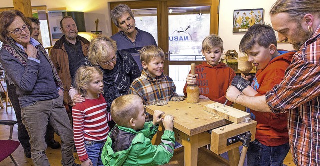 Im Rahmen des Familienprogramms im Nab...e von Gro und Klein  im Mittelpunkt.   | Foto: Seifried