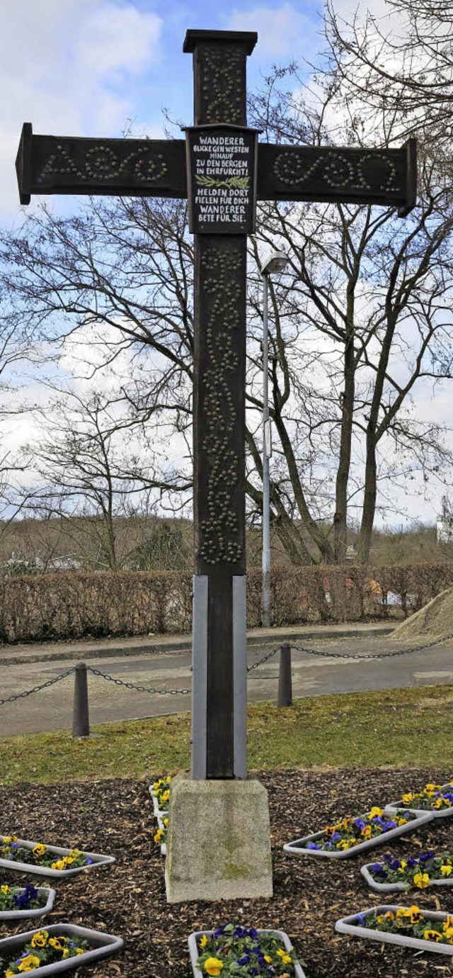 Das Hartmannsweilerkreuz in Neuenburg ...lutigsten Orte des Ersten Weltkriegs.   | Foto: Dorothee philipp