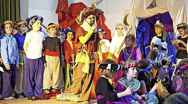 Von Lampenfieber keine Spur: Bugginger...ten mit orientalischem Flair Theater.   | Foto: zvg/schule