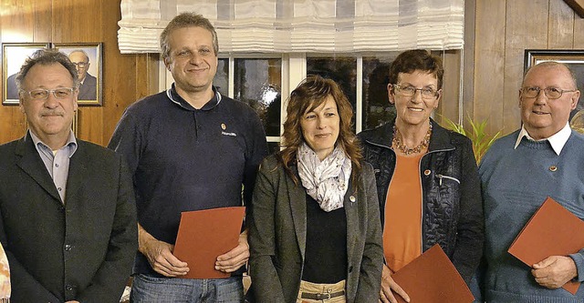 Der Ortenauer Turngau (links Vorsitzen...men Saar, Renate Vogt und Konrad Vogt.  | Foto: Lisa Geppert