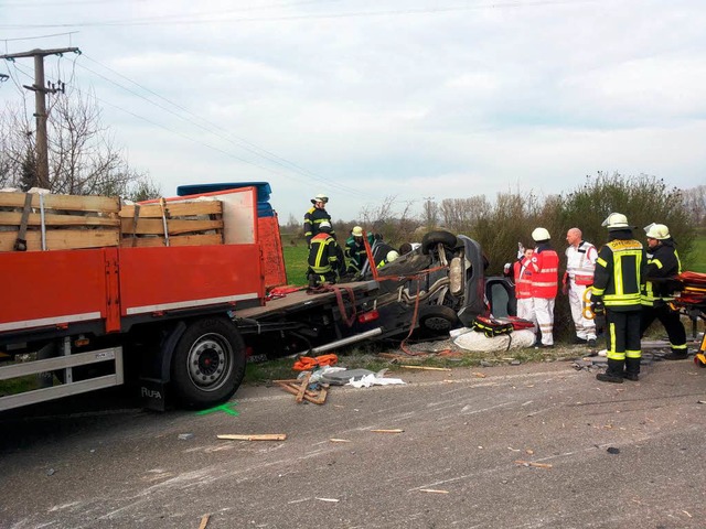 Mehrere Menschen sind bei dem Unfall h...ienstag, auf der B 33 verletzt worden. 