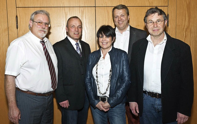 Karlheinz Schlegel (v.l.) gab den Vors...ie neuen Vorstandskollegen willkommen.  | Foto: Alexander Anlicker
