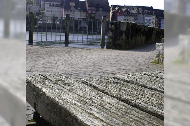 Sitzbnke am Rhein werden erneuert